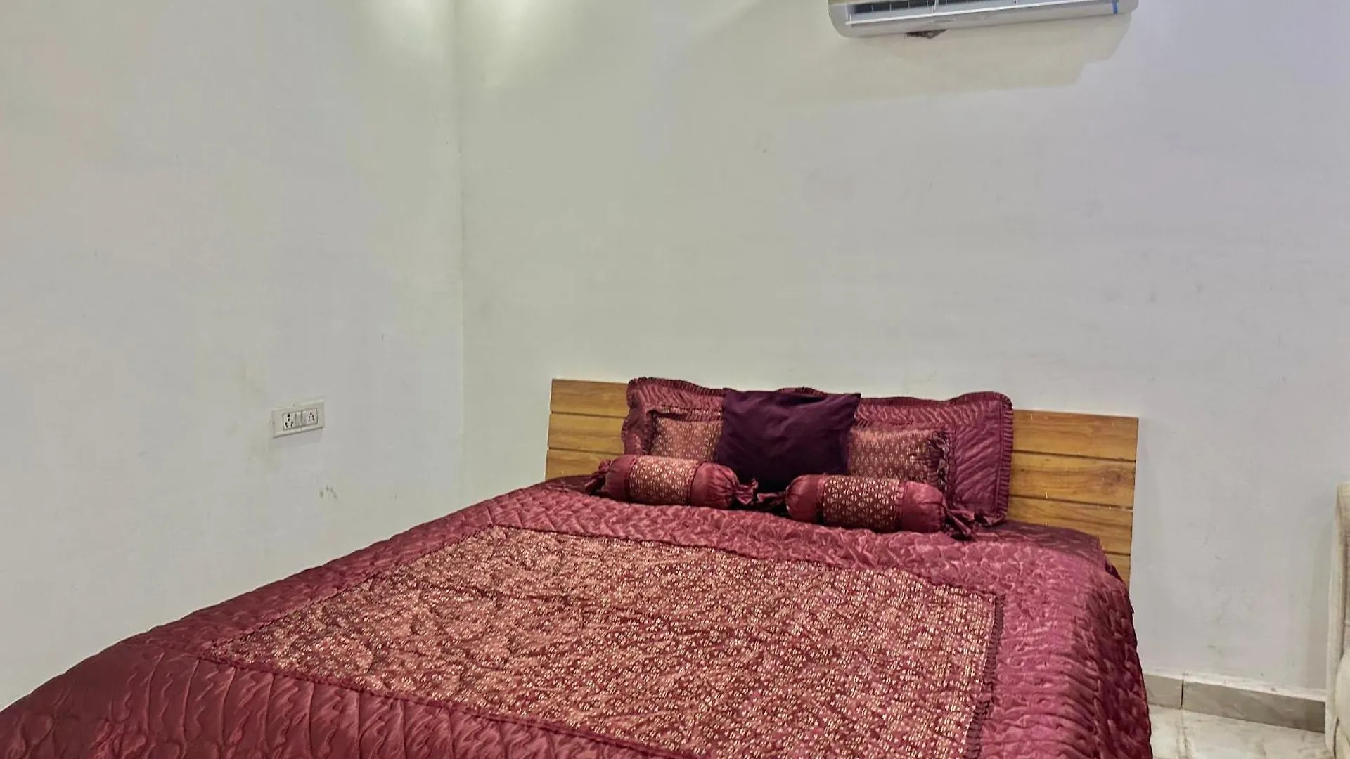 3 Bhk On Sector 10 Main Road Villa Gurgaon India