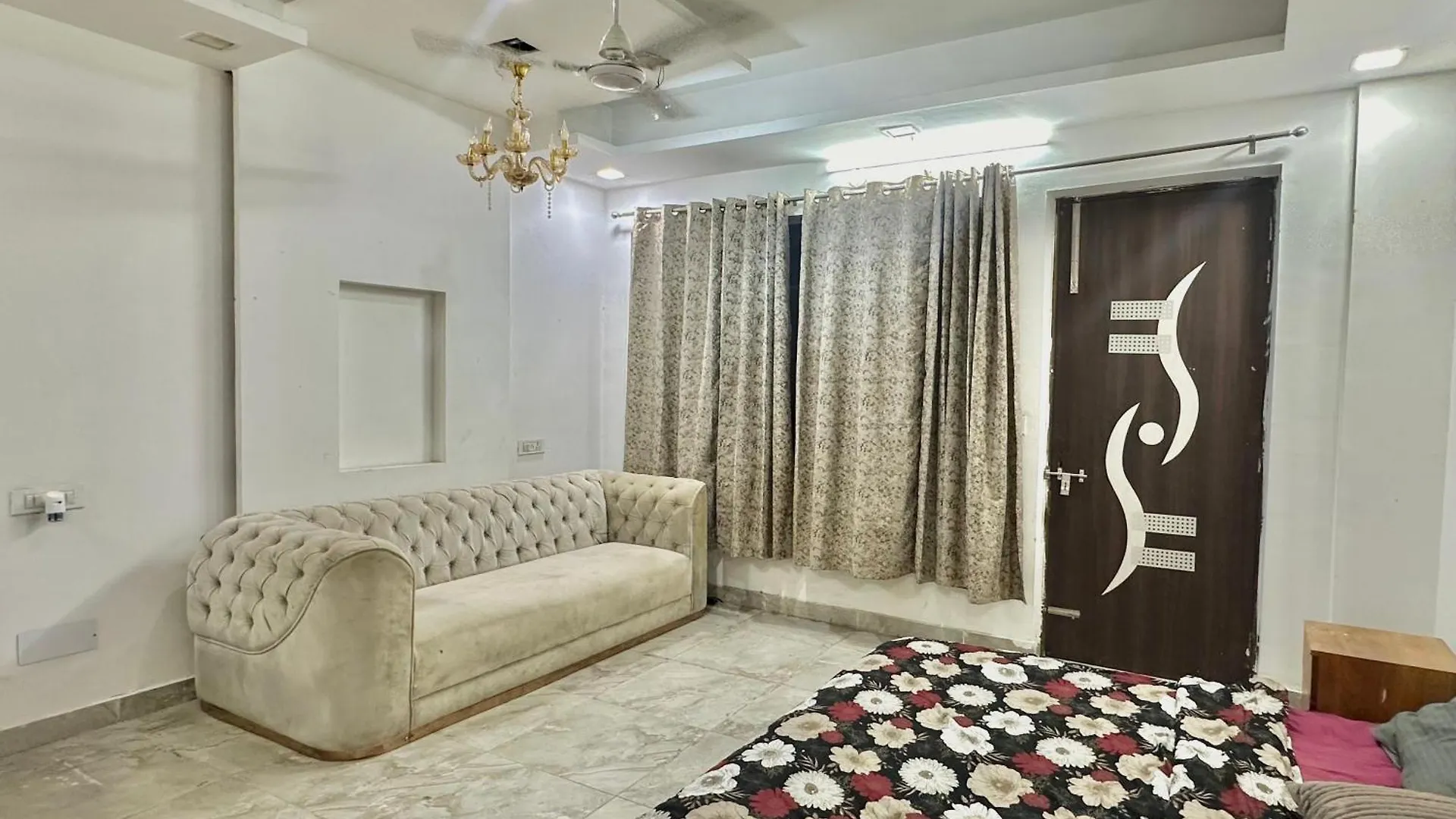 Villa 3 Bhk On Sector 10 Main Road à Gurgaon Inde