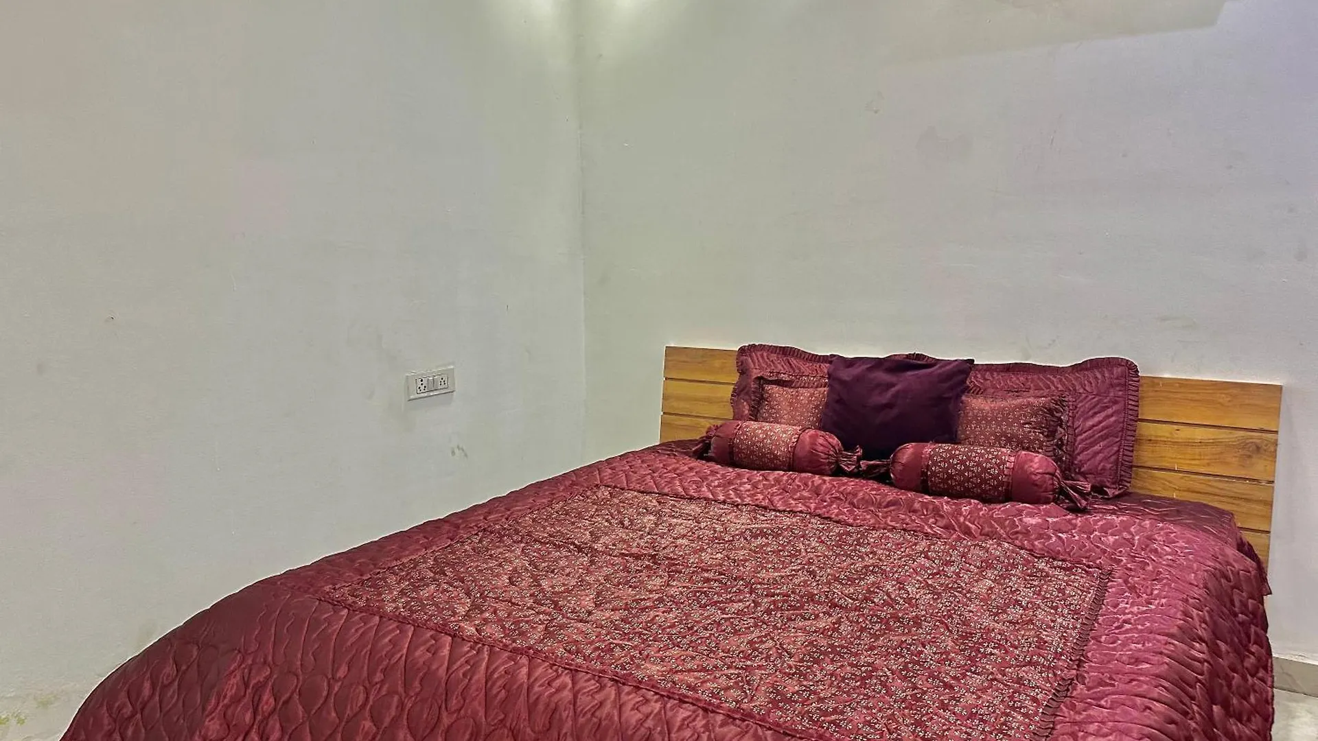 Villa 3 Bhk On Sector 10 Main Road à Gurgaon