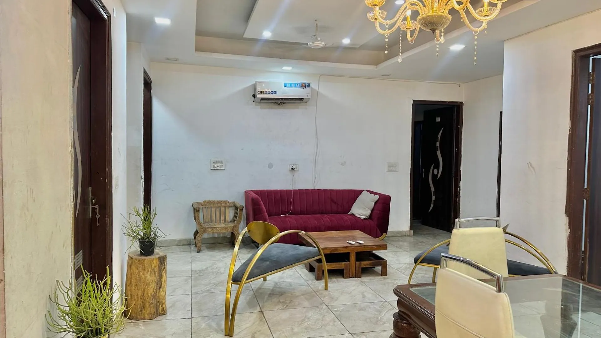 Villa 3 Bhk On Sector 10 Main Road à Gurgaon 0*,