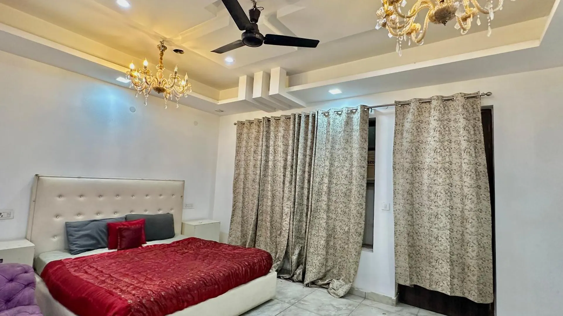 Villa 3 Bhk On Sector 10 Main Road à Gurgaon